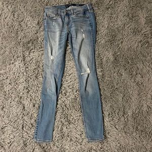 hollister low rise super skinny size: 0 (w24, l28)